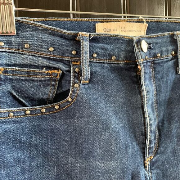 Gap True Skinny Ankle Embellished Jeans | Size 31R - Picture 2 of 5